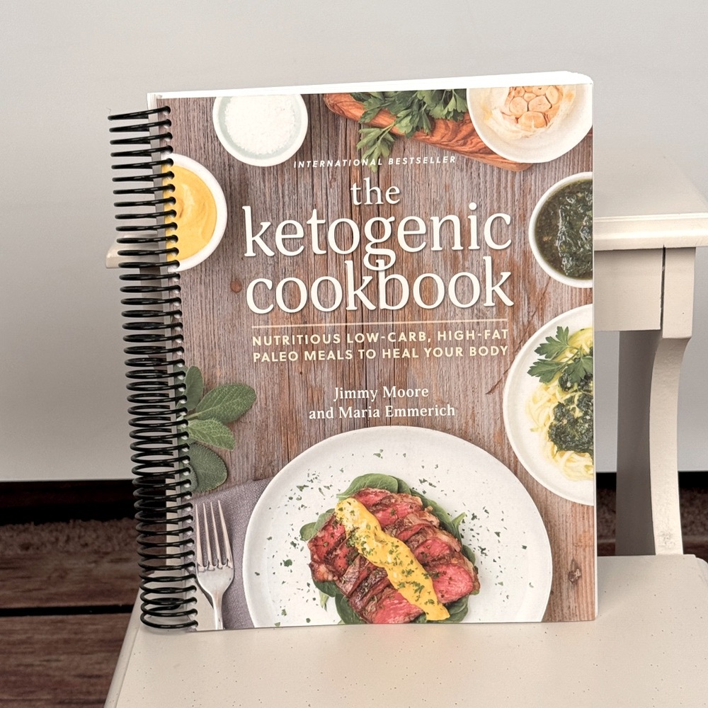 The Ketogenic Cookbook - New!